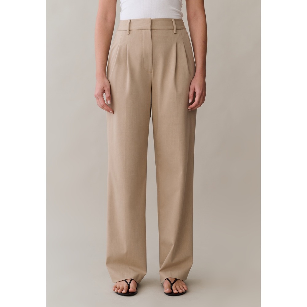 Few Moda Maybelle Pant in Latte / Size 6 / Artizia Factory Manufacturer / NWT